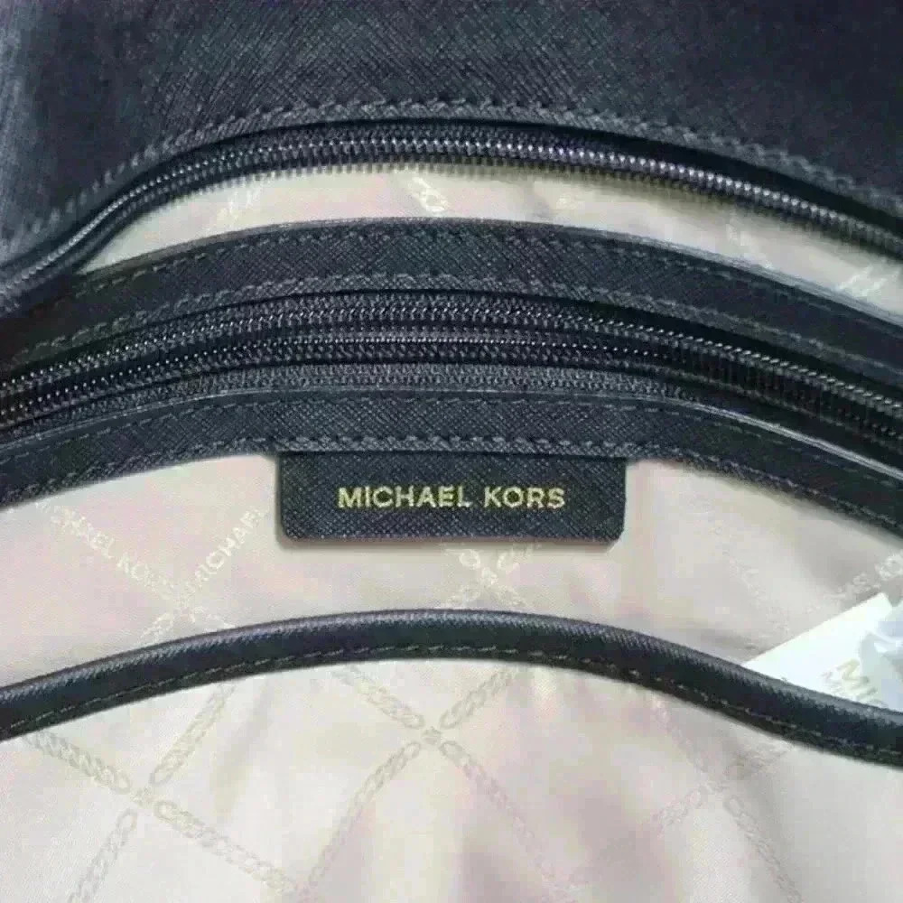 LUXURY Michael Kors Tote Shoulder Bag​ - Picture 8 of 9